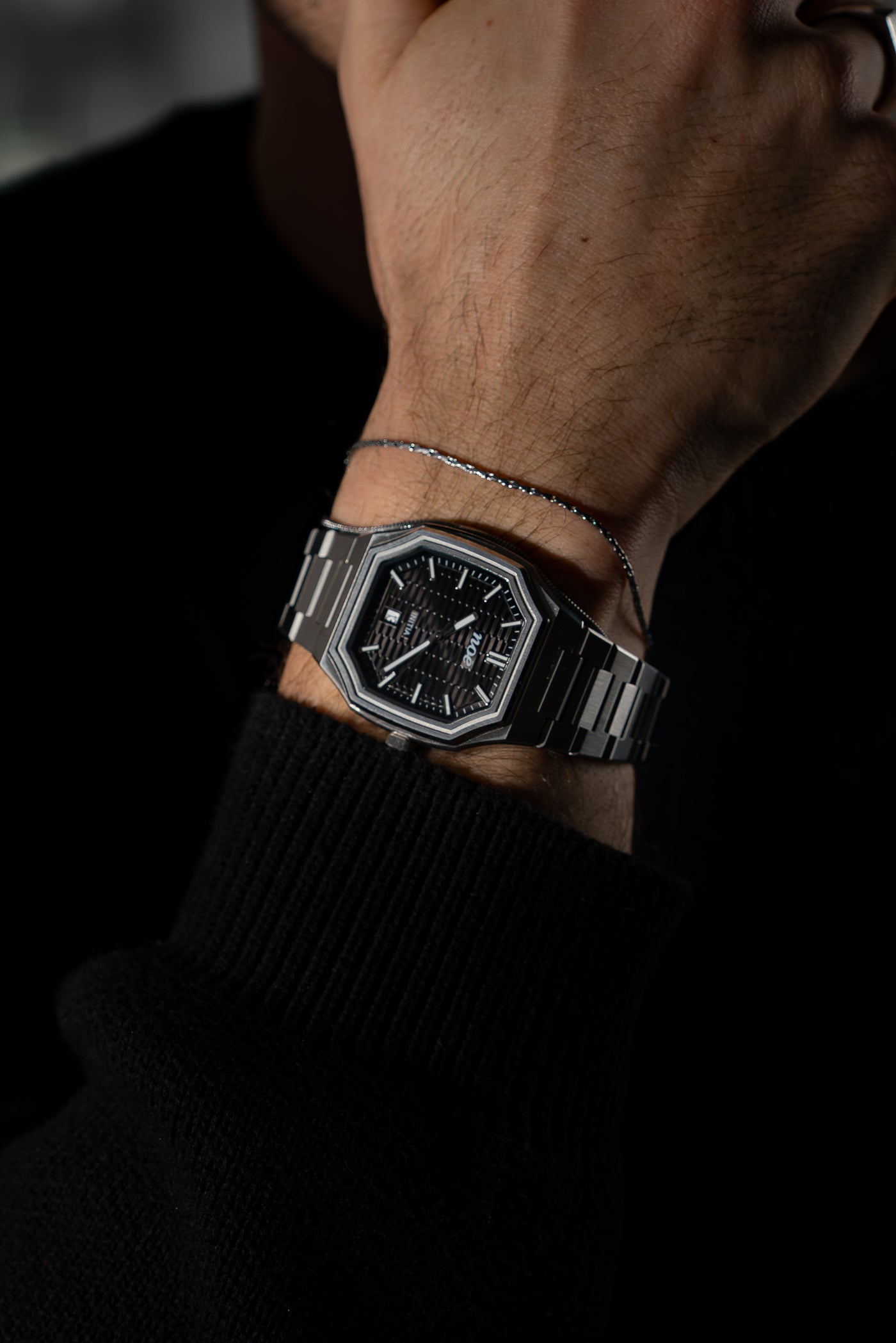 Initia - Obsidian Black